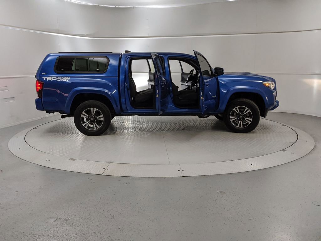 Used 2018 Toyota Tacoma TRD Sport image 8