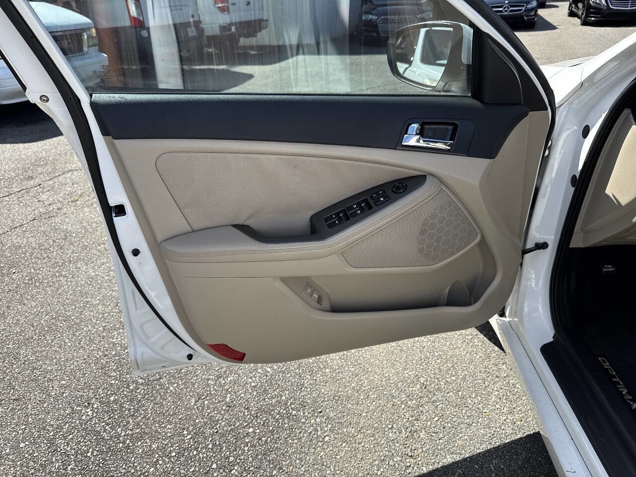 Used 2011 Kia Optima EX image 10