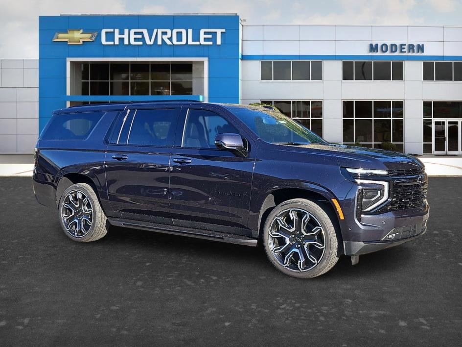 New 2026 Chevrolet Suburban RST w/ RST Capability Package AWD/4WD image 6