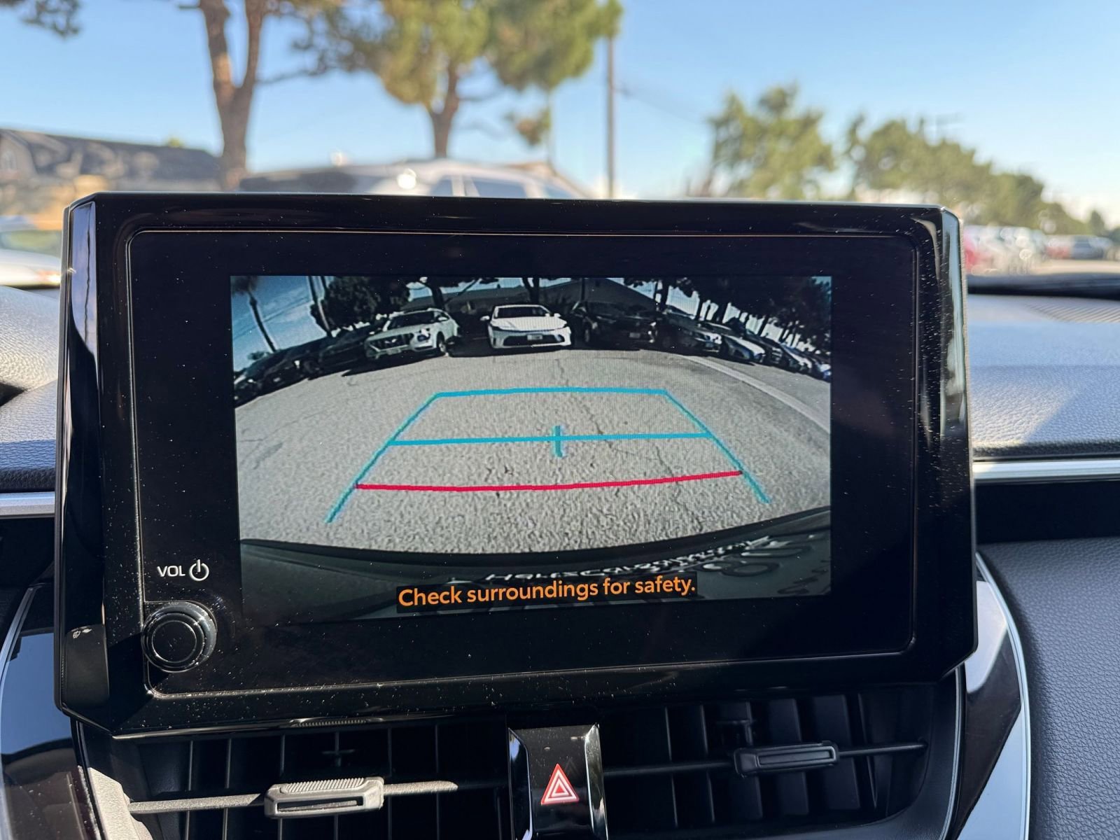 Used 2025 Toyota Corolla Cross LE image 17