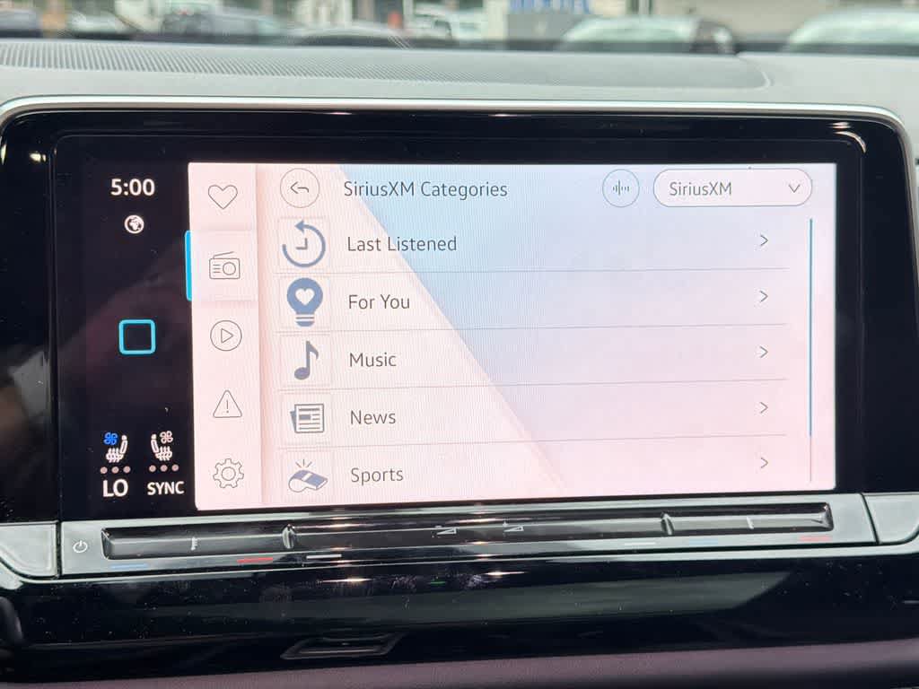Used 2024 Volkswagen Atlas Cross Sport SE FWD image 29