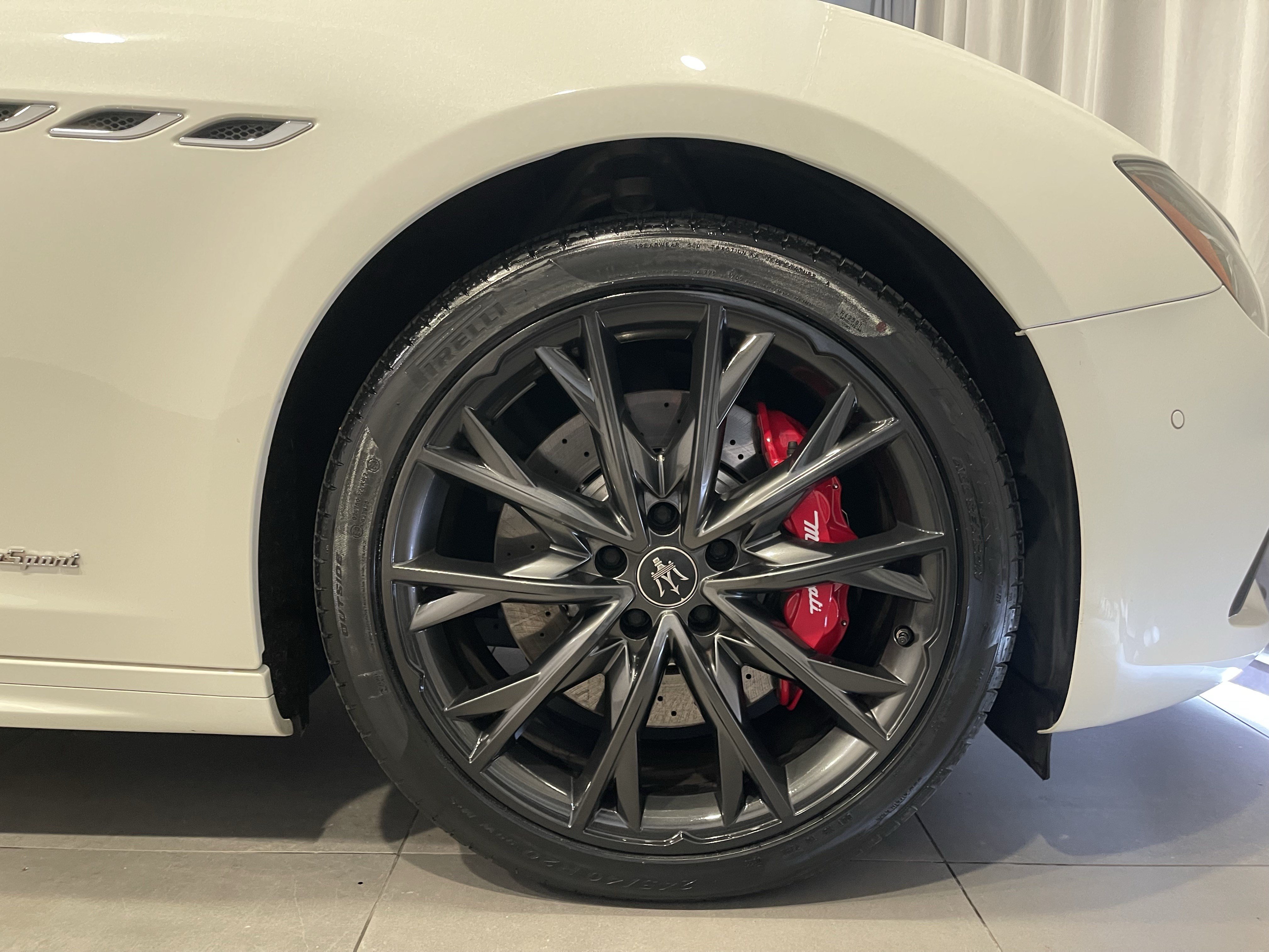 Used 2021 Maserati Ghibli S GranSport Q4 AWD/4WD image 10