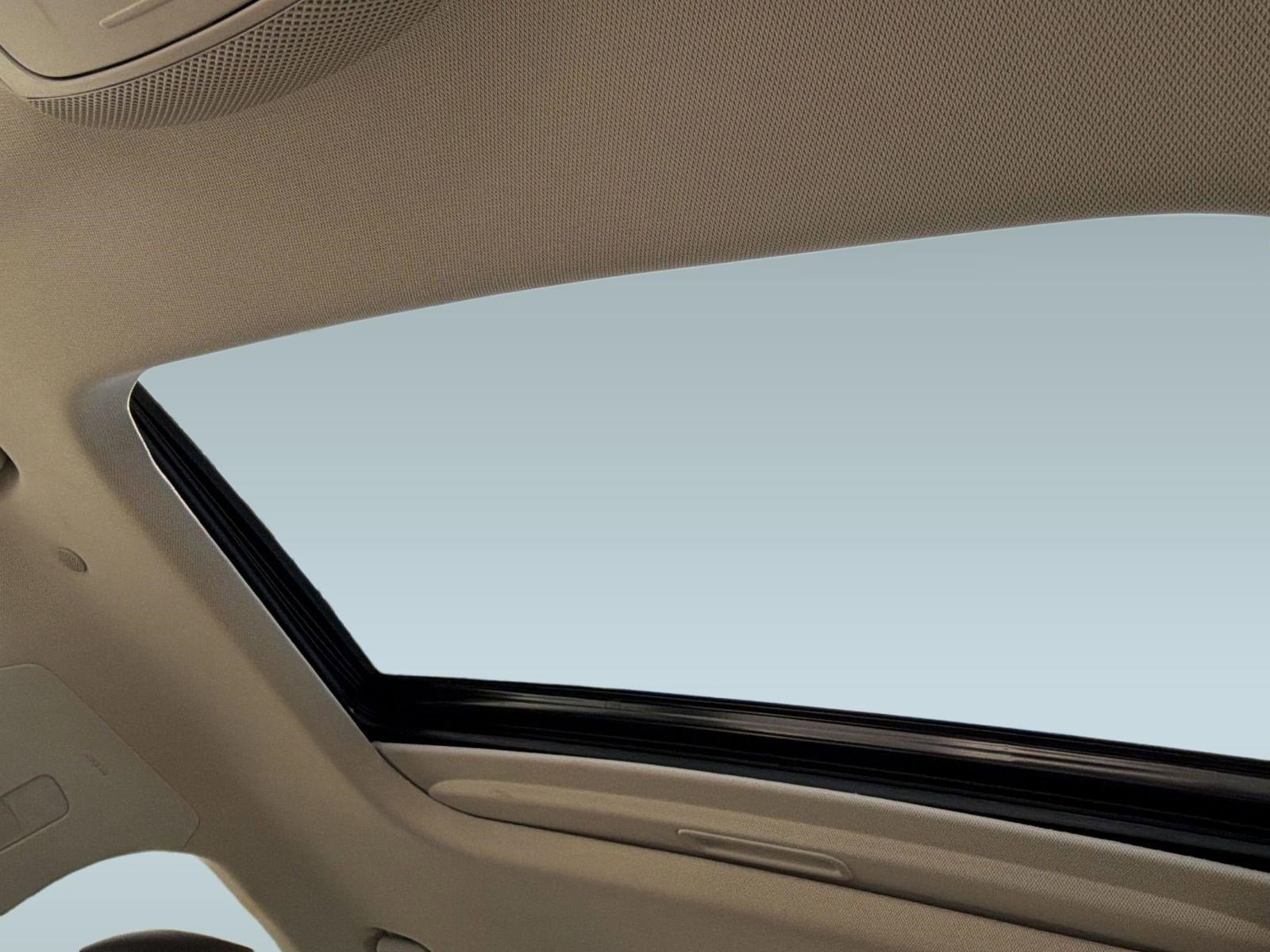 Used 2014 Ford Fusion Energi SE FWD image 15
