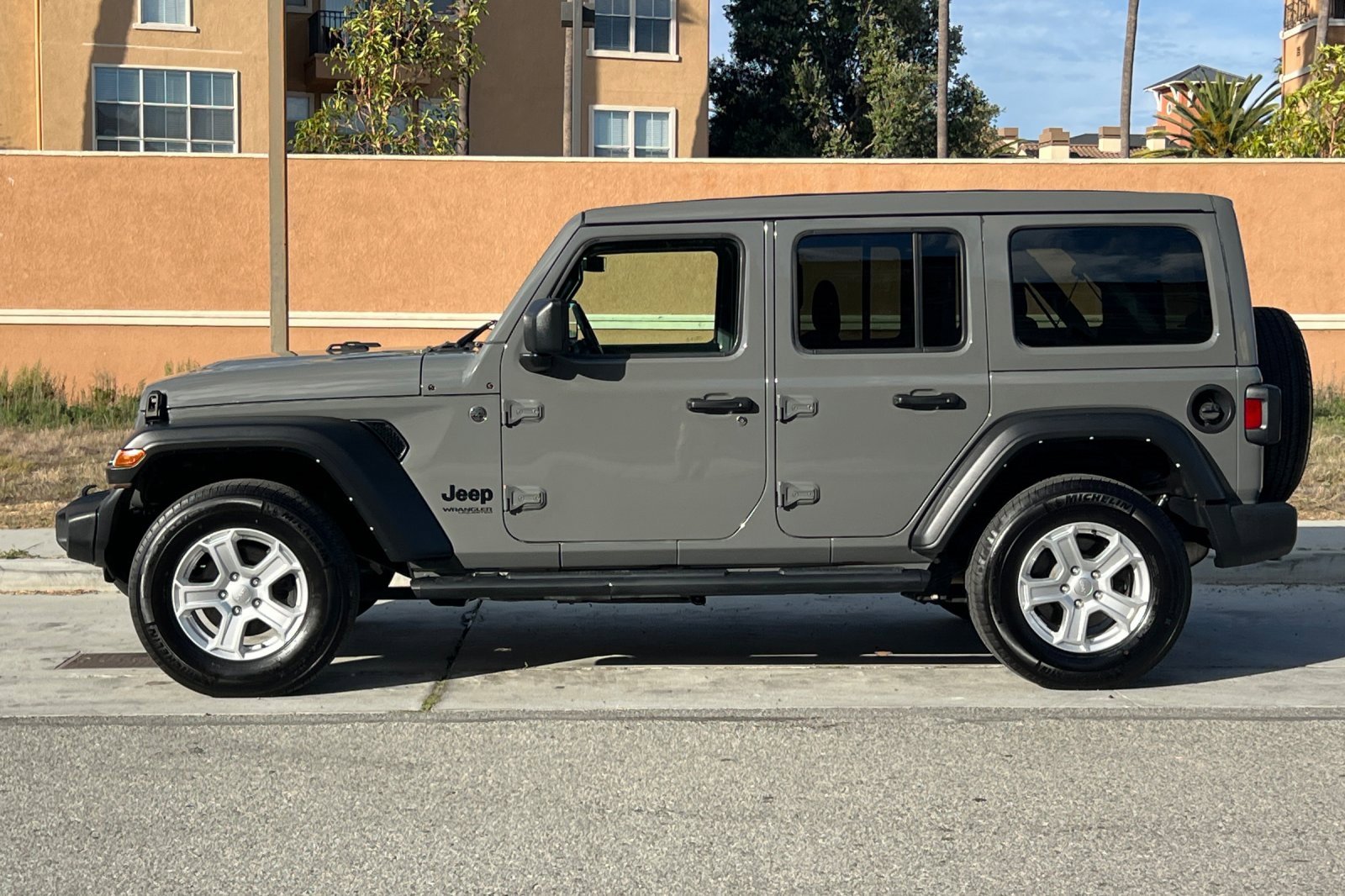Used 2022 Jeep Wrangler Unlimited Sport w/ Sun And Sound Package image 7