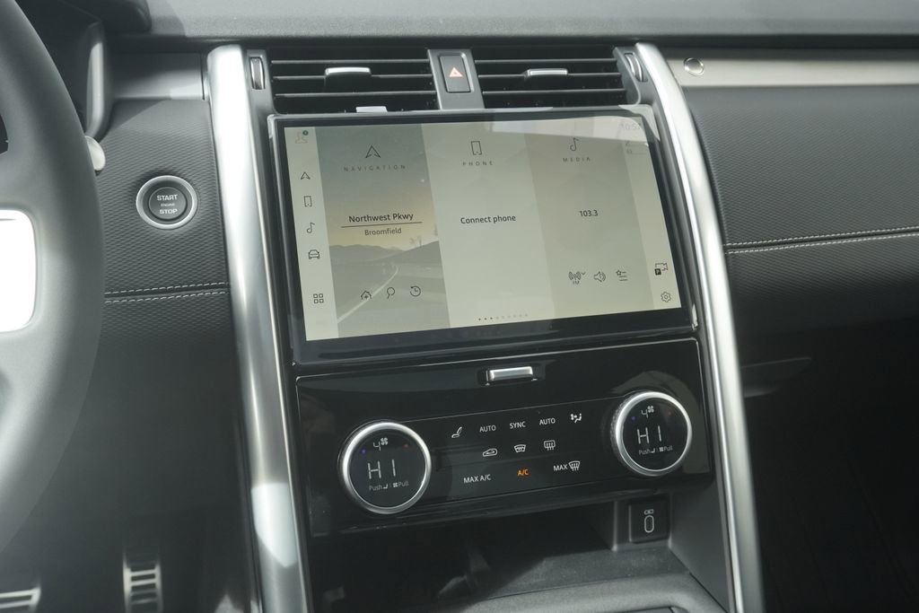 New 2026 Land Rover Discovery Limited Edition image 15