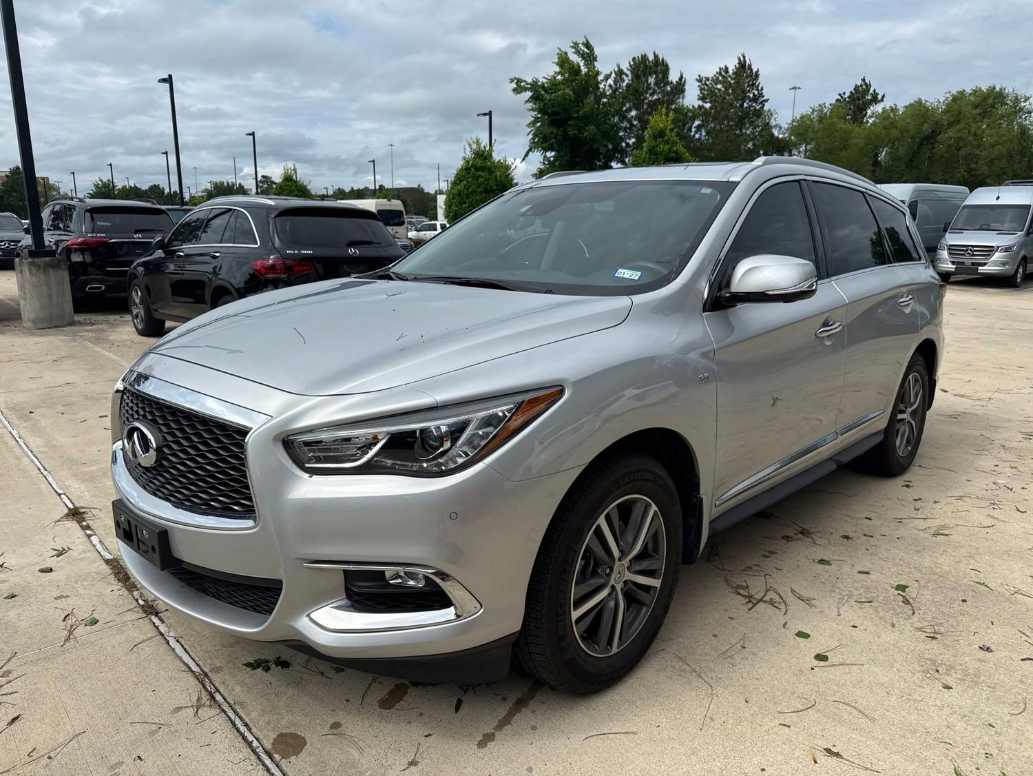 Used 2020 INFINITI QX60 Luxe w/ Essential Package FWD image 8