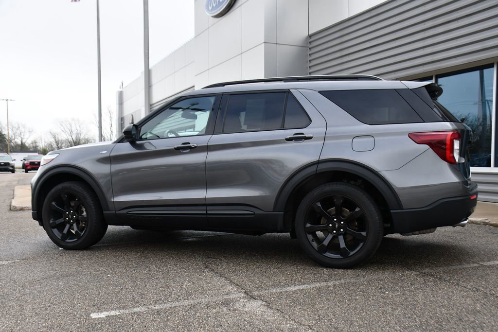 Used 2023 Ford Explorer ST-Line AWD/4WD image 3