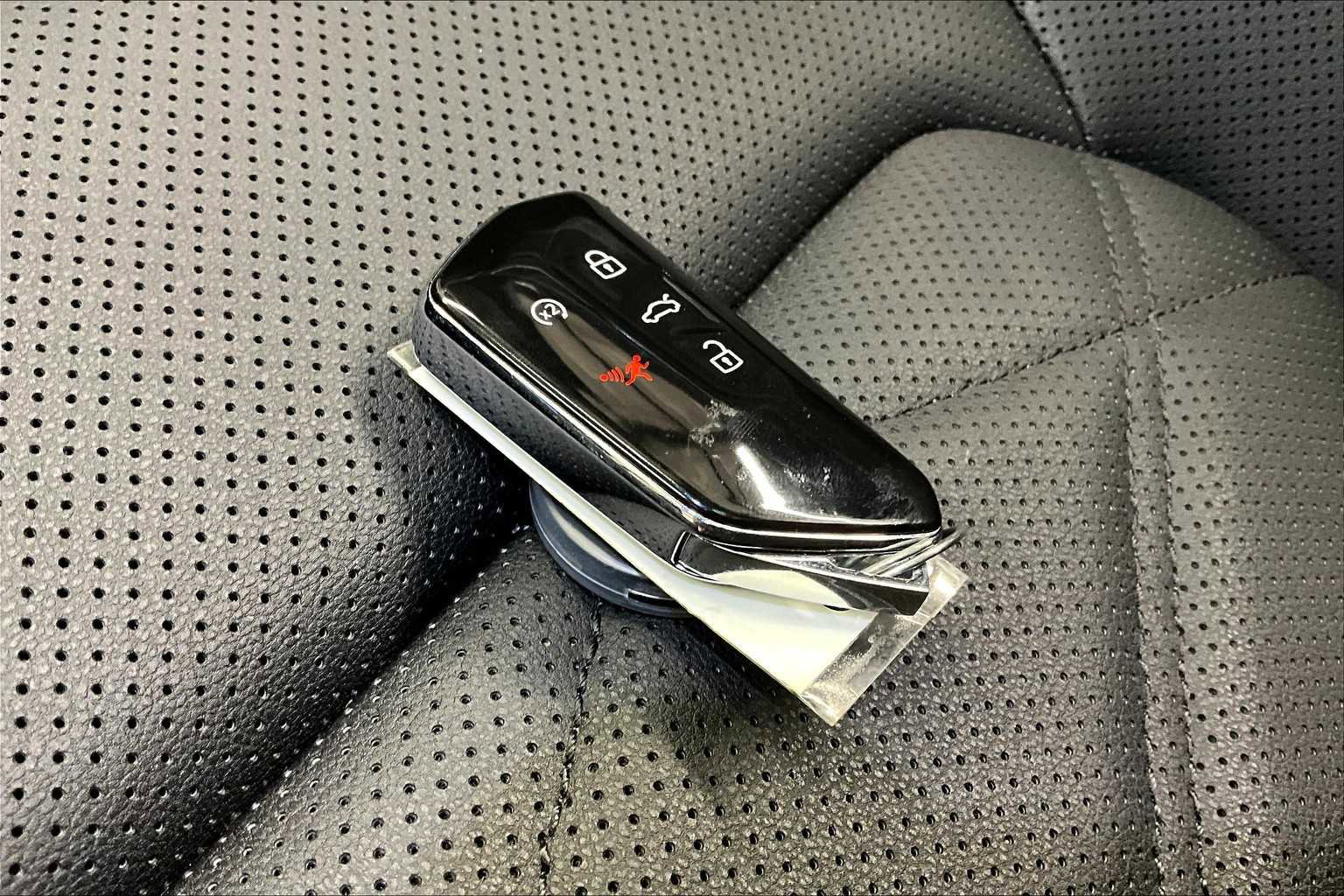 Used 2025 Volkswagen Atlas Peak Edition SE image 14