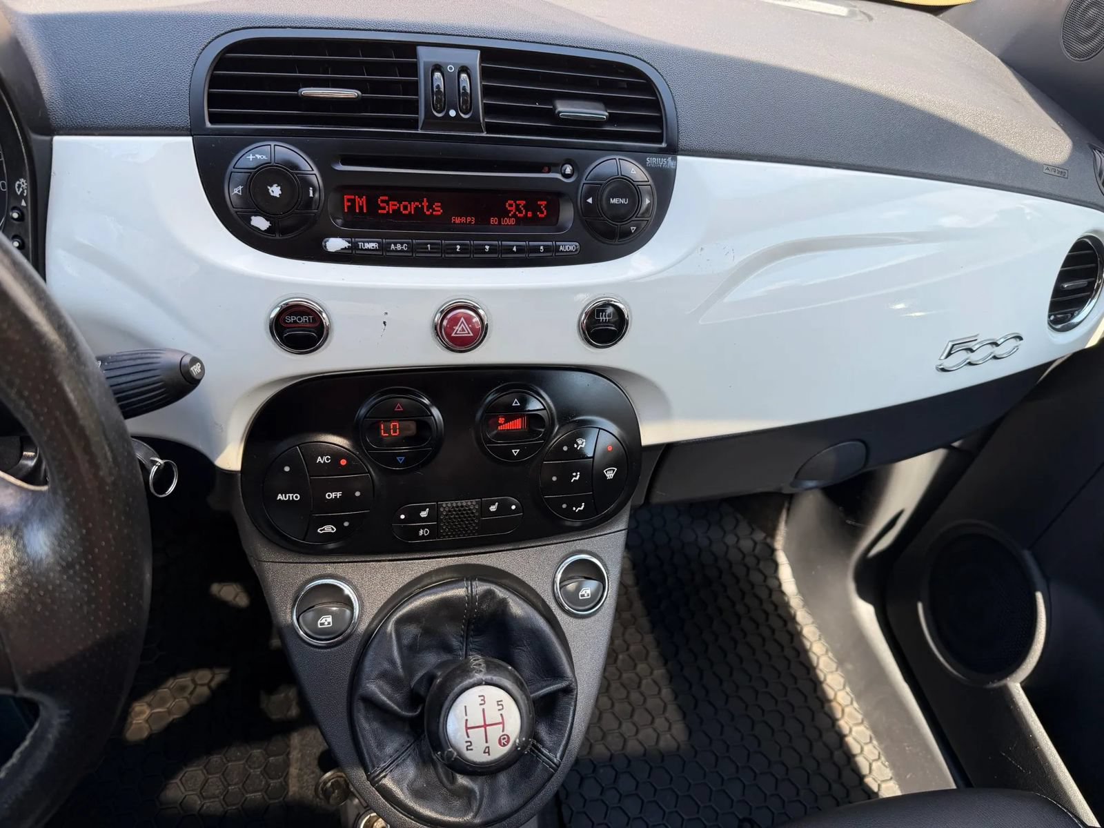 Used 2013 FIAT 500 Turbo w/ Comfort/Convenience Group FWD image 30