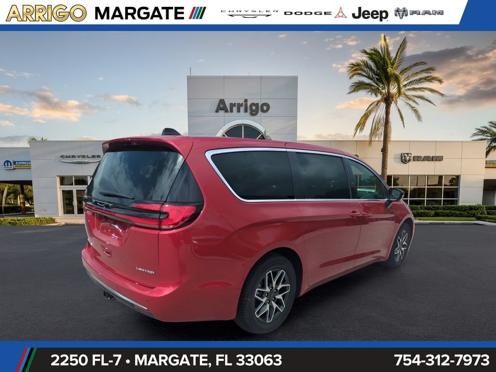 New 2027 Chrysler Pacifica Limited w/ Family Tech Group FWD image 5