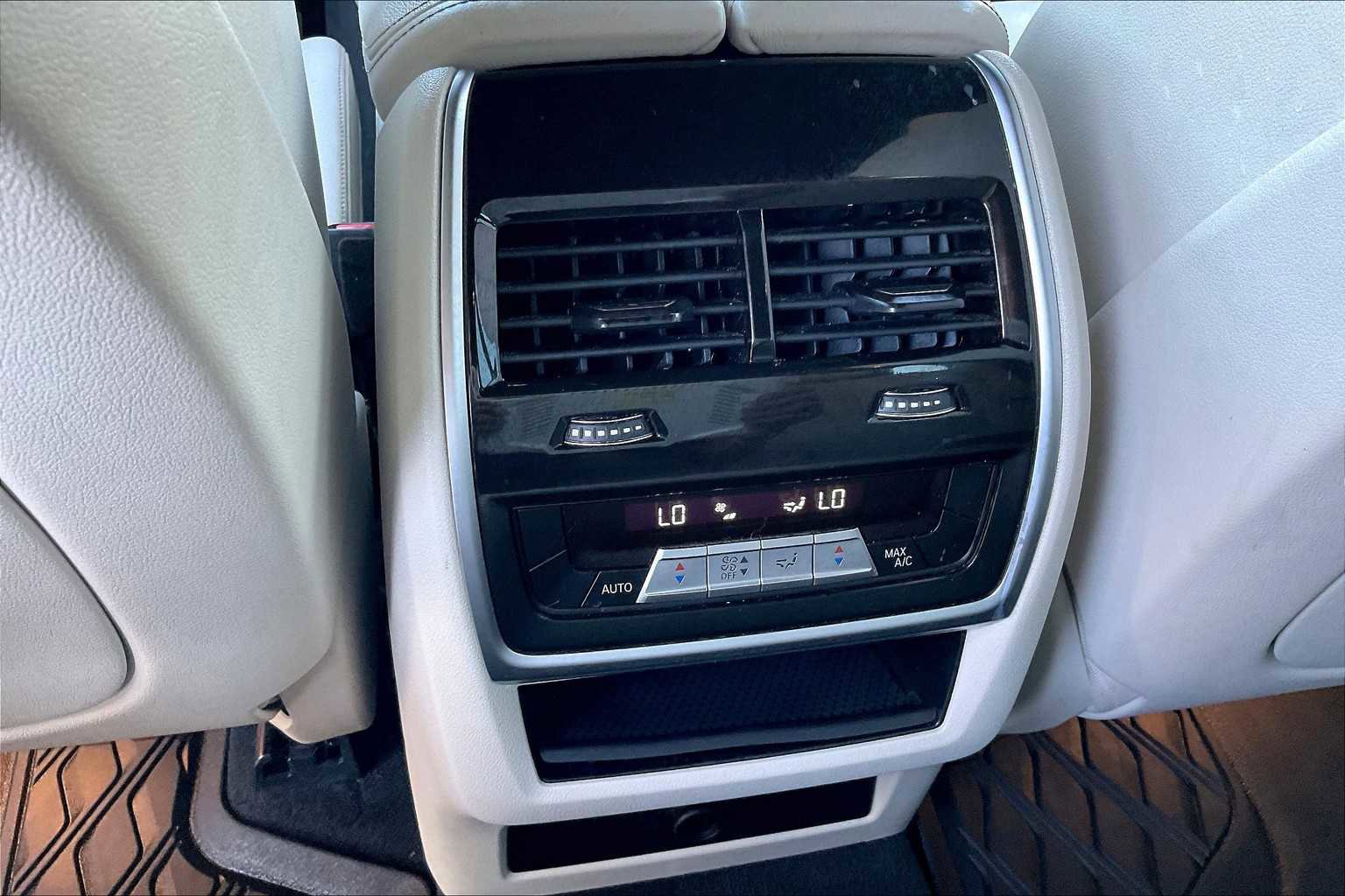 Used 2022 BMW X5 xDrive40i w/ M Sport Package image 37