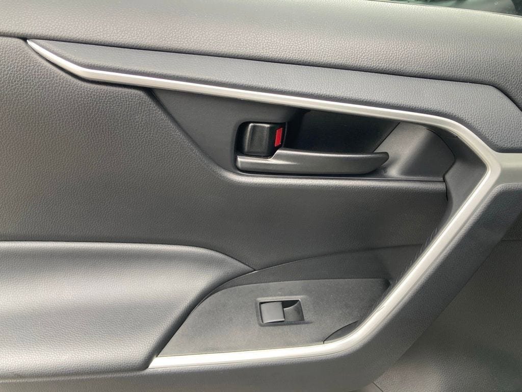 Certified 2025 Toyota RAV4 LE FWD image 12