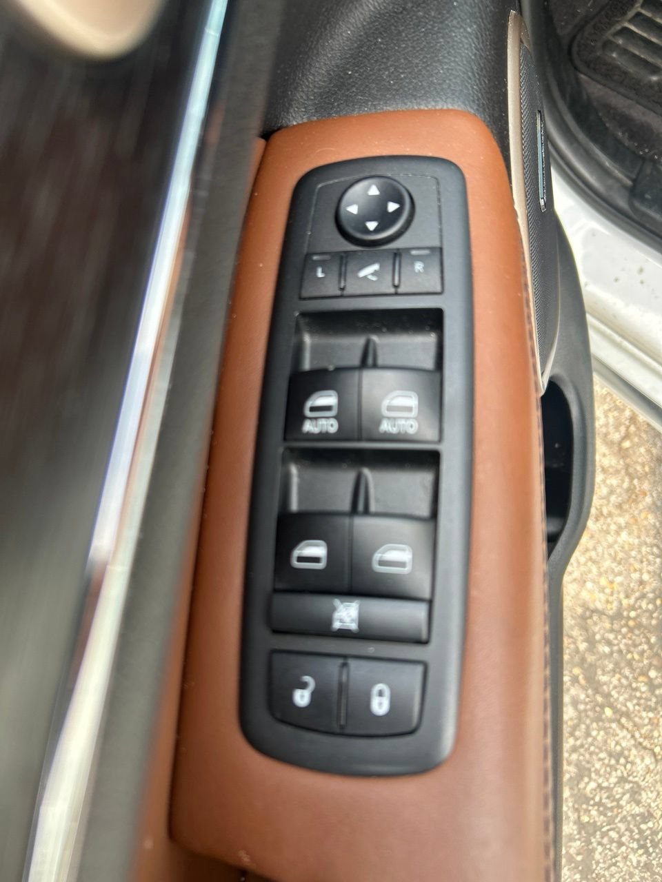 Used 2017 Jeep Grand Cherokee Summit w/ Platinum Series Group AWD/4WD image 16
