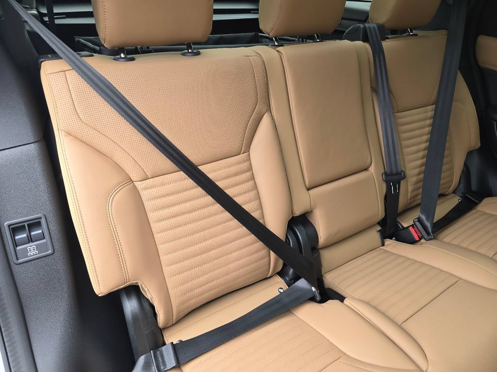 New 2026 Land Rover Discovery Limited Edition AWD/4WD image 35
