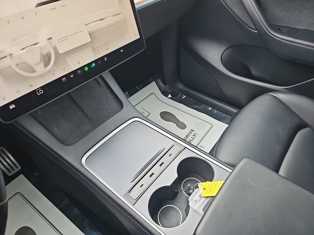 Used 2022 Tesla Model Y Performance image 29