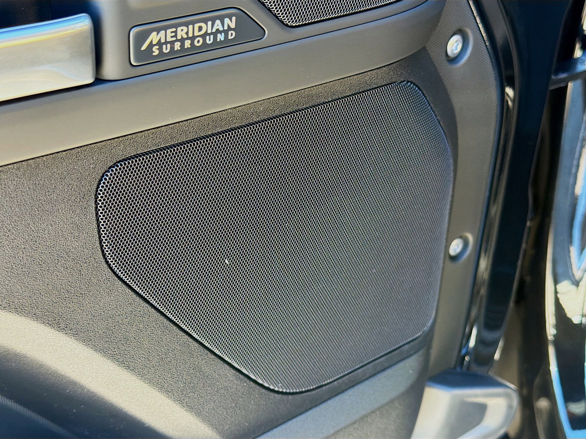 New 2026 Land Rover Defender 110 X-Dynamic SE image 22