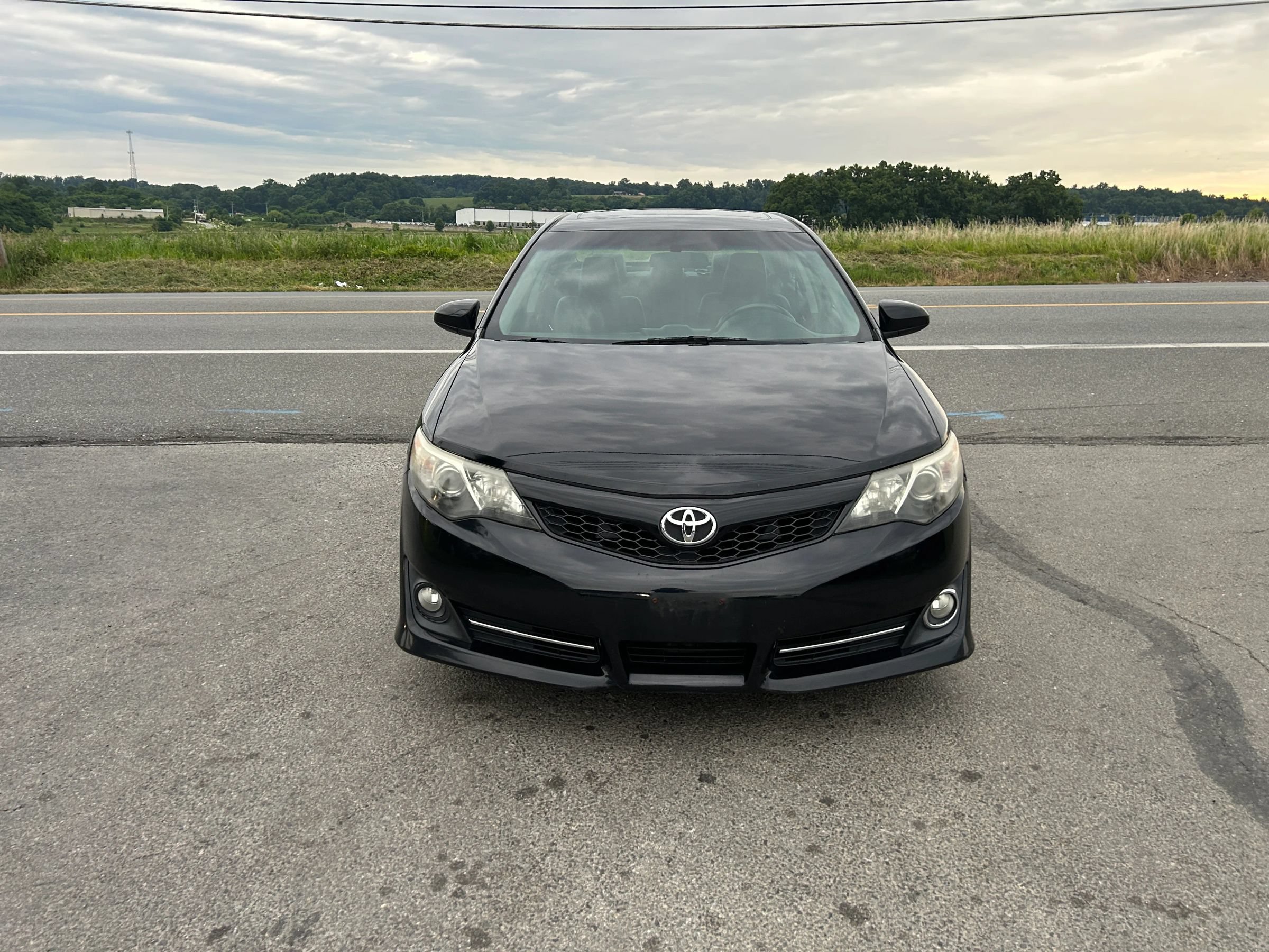 Used 2012 Toyota Camry SE FWD image 5