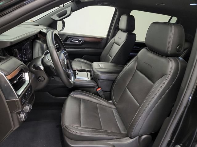 Used 2025 GMC Yukon XL Denali AWD/4WD image 19