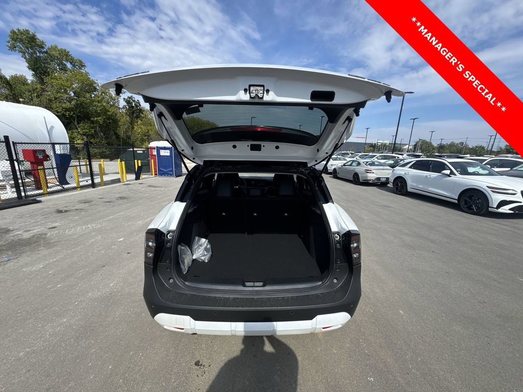 New 2025 Nissan Kicks SR w/ SR Premium Package image 23