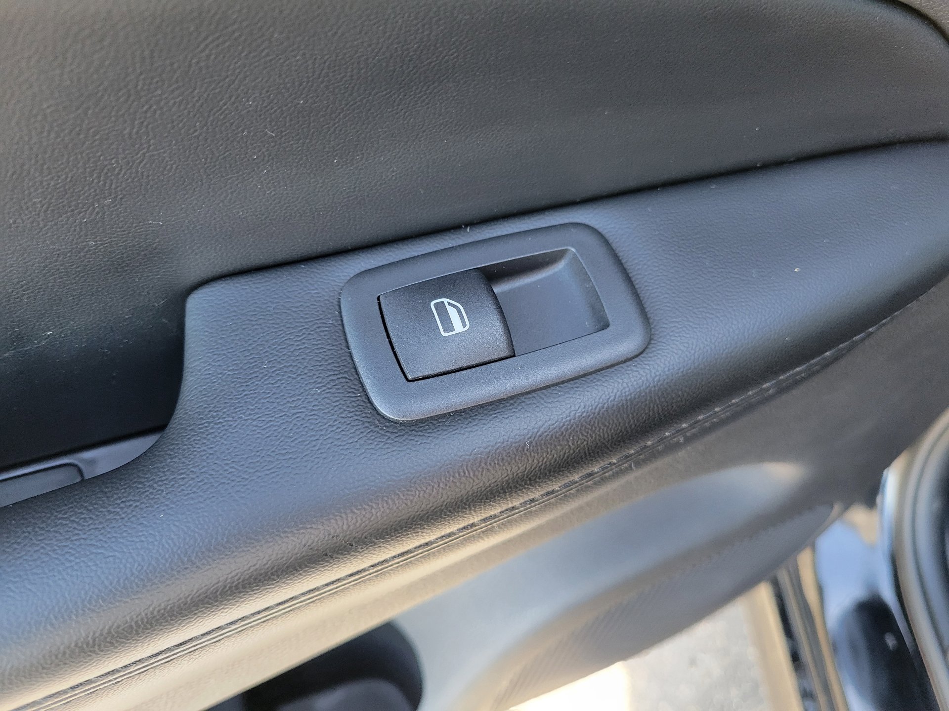 Used 2020 Jeep Grand Cherokee Limited X image 15