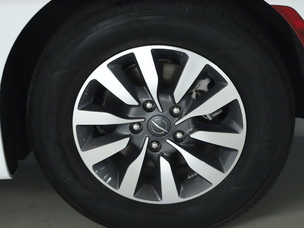 Used 2024 Chrysler Pacifica Select image 38