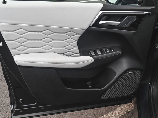 New 2025 Mitsubishi Outlander SEL image 8