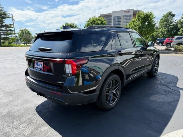 Used 2025 Ford Explorer ST-Line w/ ST-Line Street Pack AWD/4WD image 7