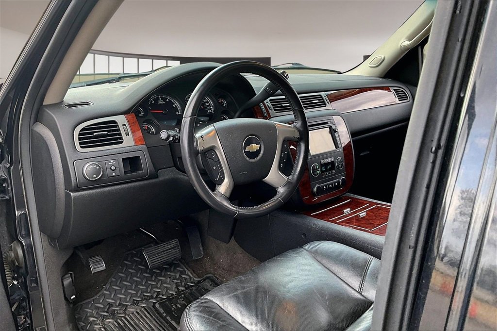 Used 2010 Chevrolet Tahoe LTZ image 13