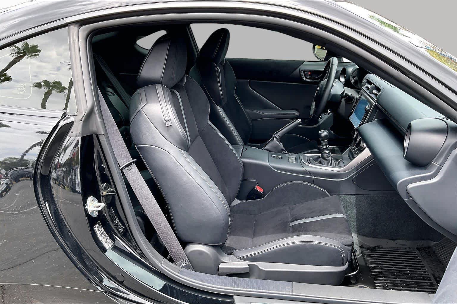Certified 2025 Toyota GR86 Premium w/ ALL Weather Mat Package (TMS) RWD image 8