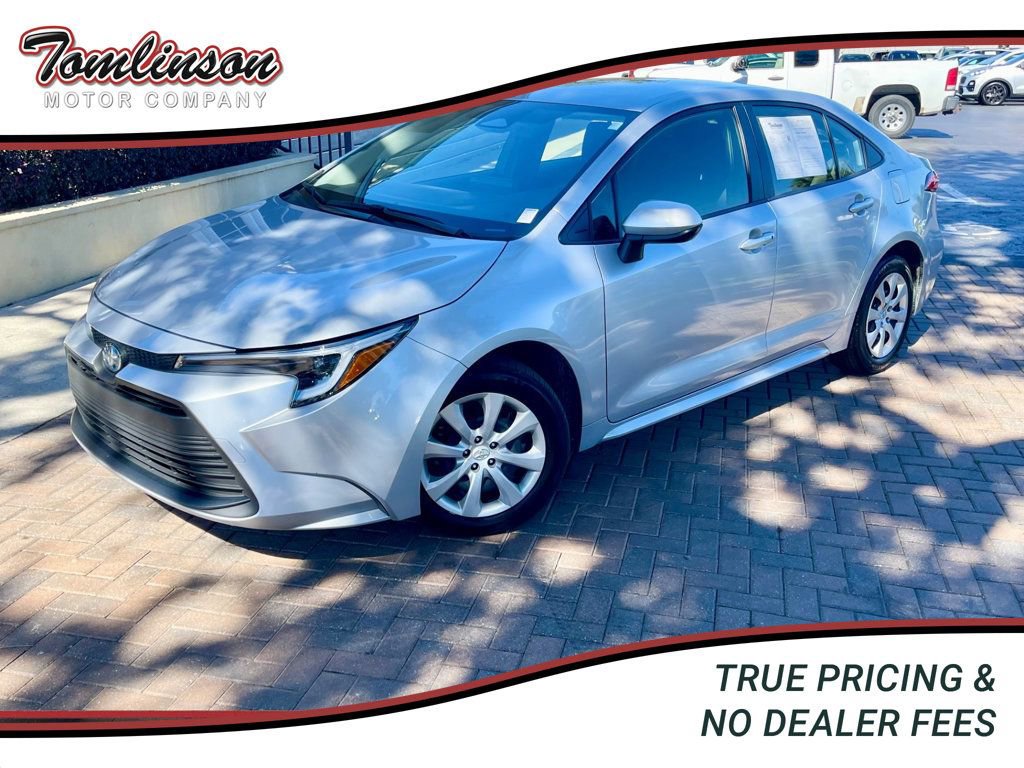 Used 2025 Toyota Corolla LE image 1