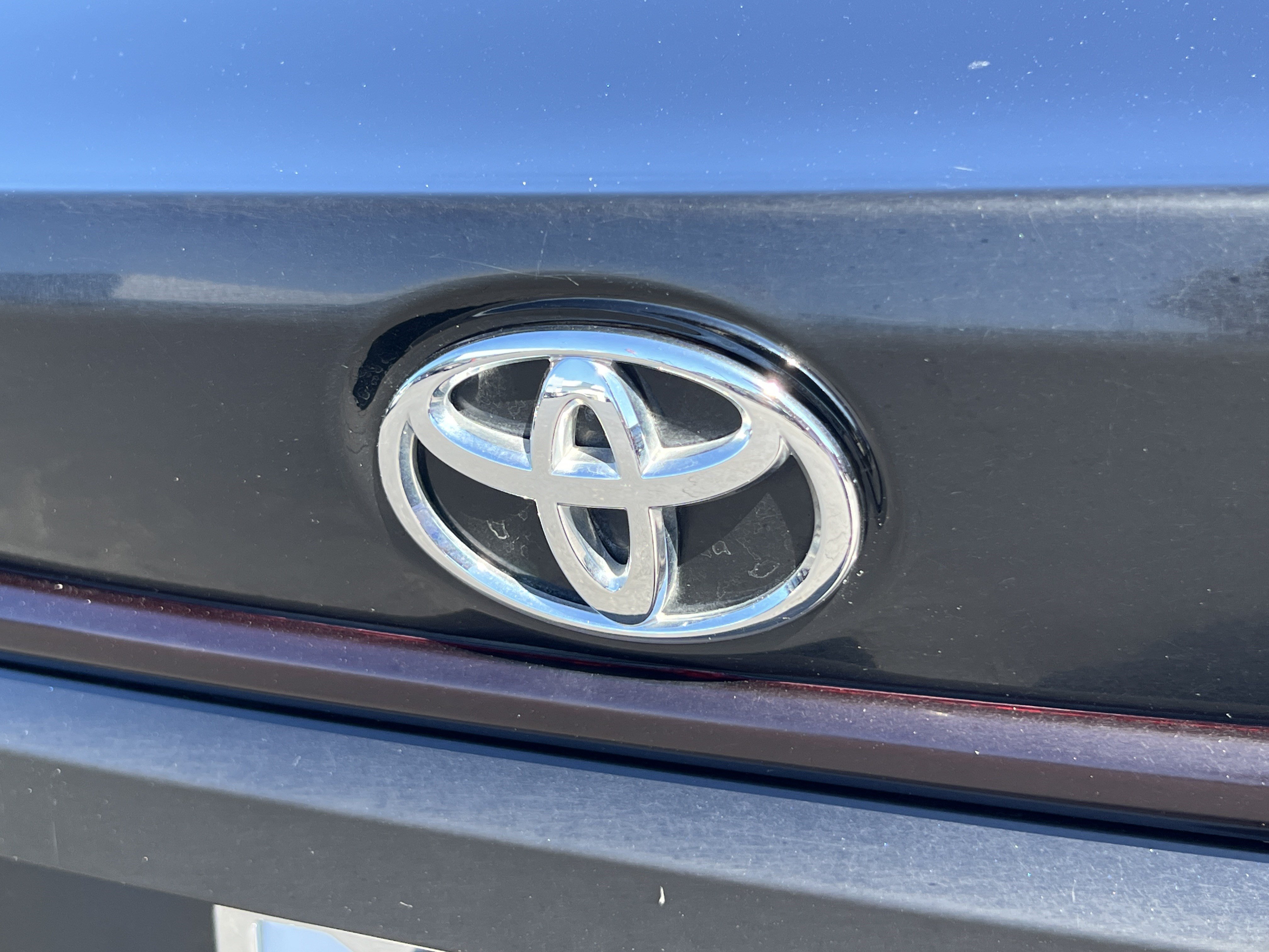 Used 2025 Toyota Corolla LE FWD image 8