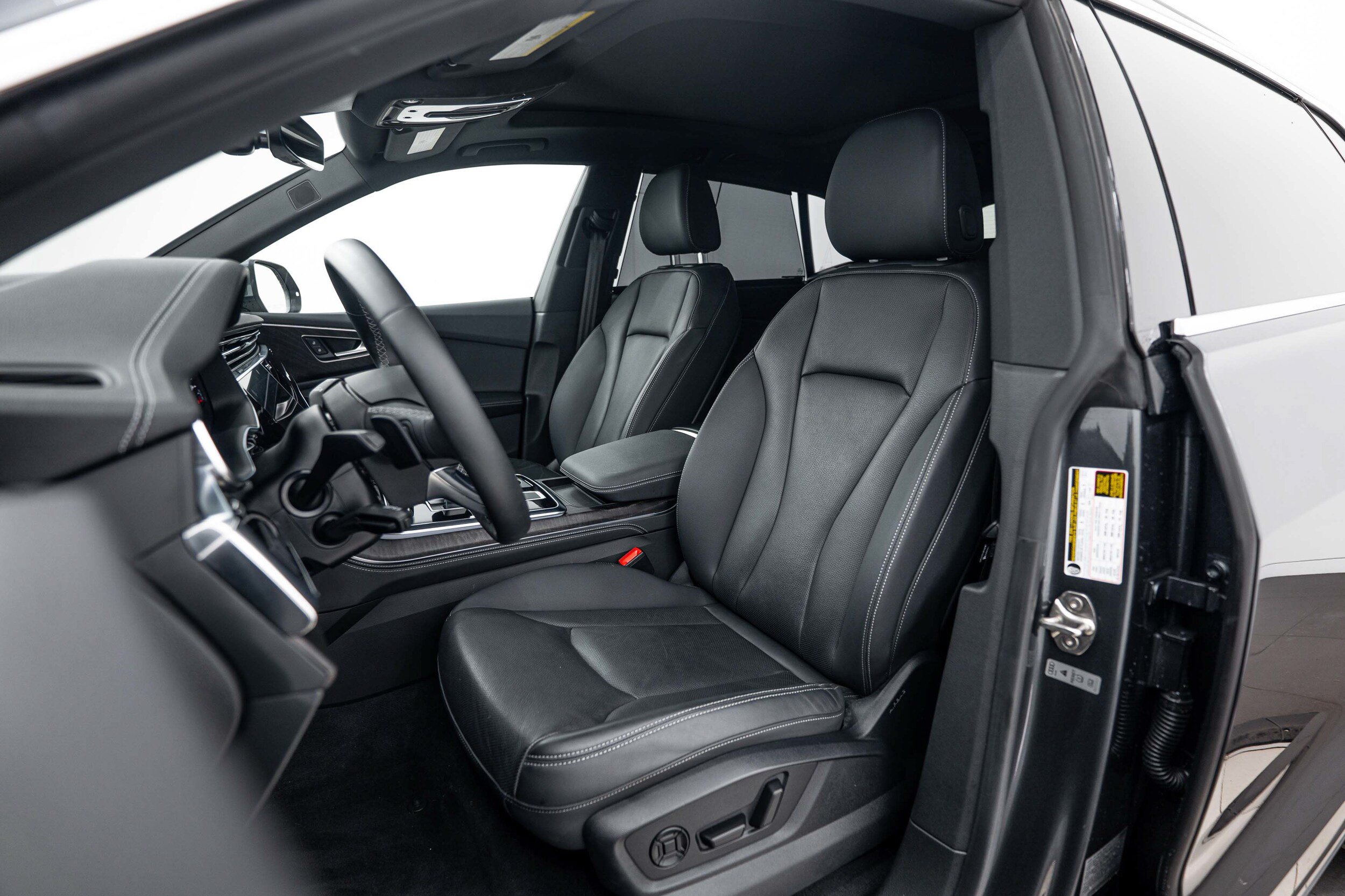 Certified 2023 Audi Q8 Premium Plus w/ Premium Plus Package AWD/4WD image 14