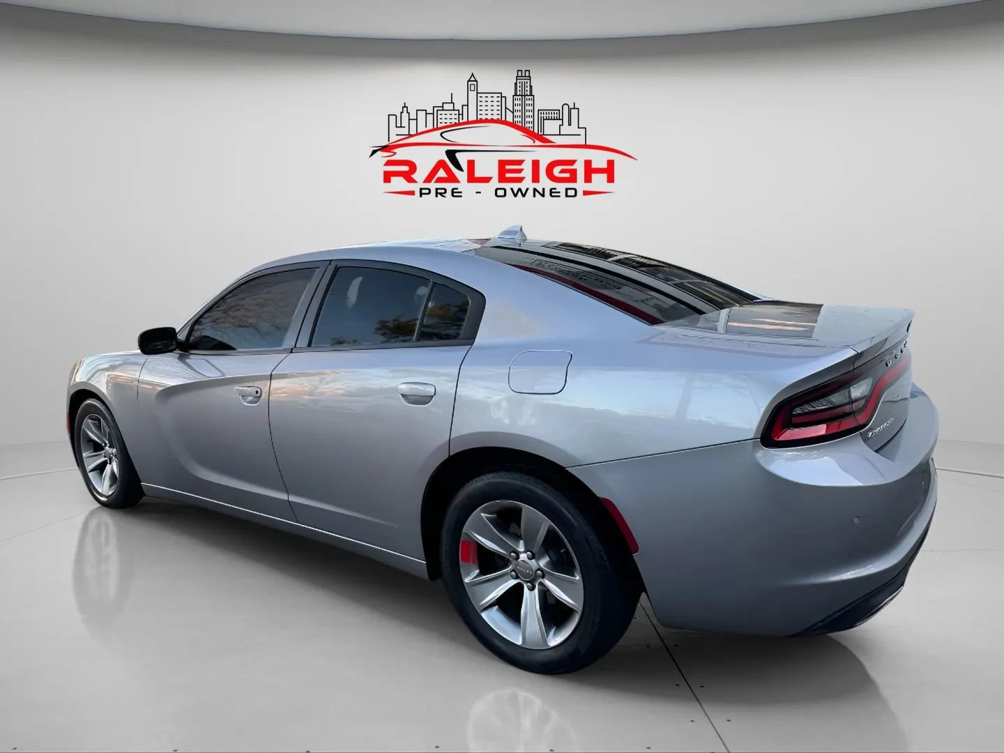 Used 2018 Dodge Charger SXT Plus RWD image 43