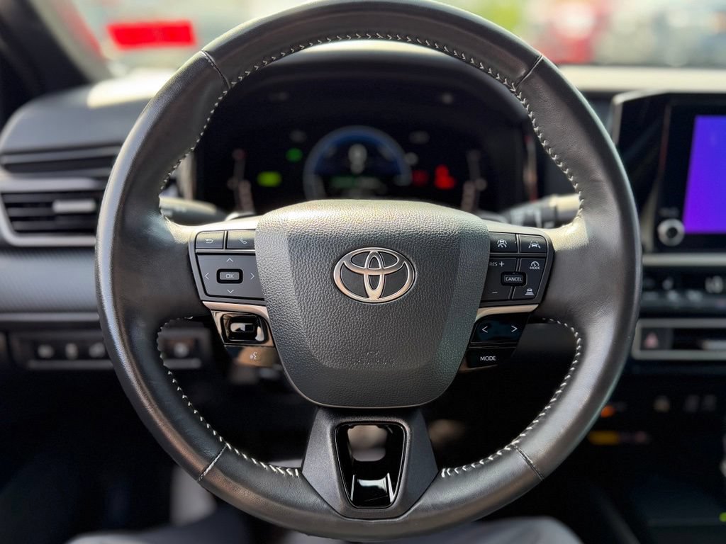 Used 2025 Toyota Camry SE w/ Convenience Package AWD/4WD image 11
