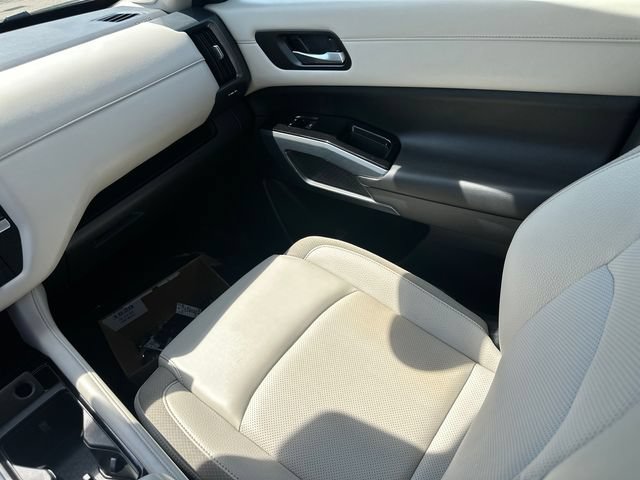 Used 2026 Nissan Pathfinder SL w/ SL Premium Package AWD/4WD image 22