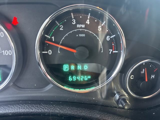 Used 2015 Jeep Wrangler Unlimited Sahara image 34