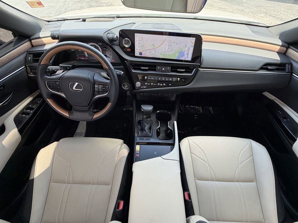 Used 2024 Lexus ES 350 w/ Technology Package FWD image 12