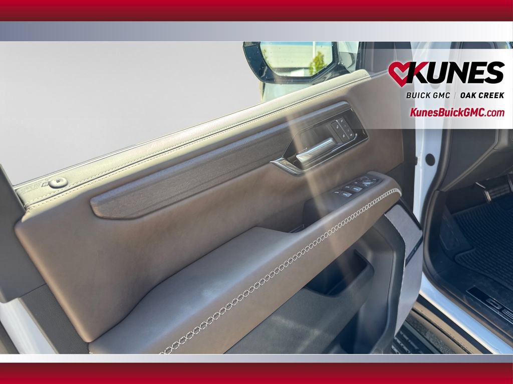 Used 2026 GMC Yukon XL Denali Ultimate AWD/4WD image 17