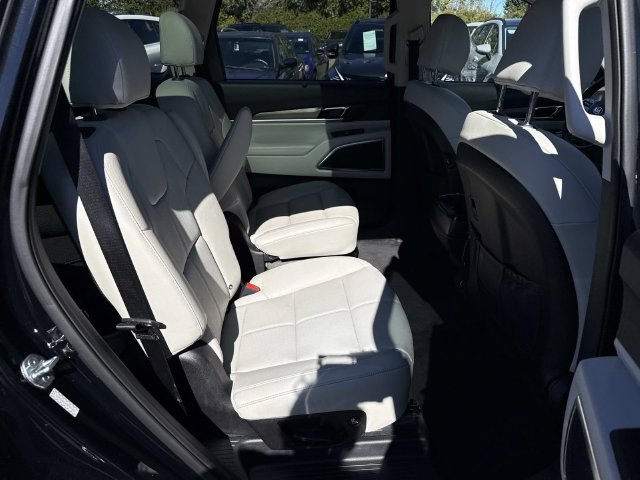 Used 2021 Kia Telluride SX w/ Nightfall Edition Package AWD/4WD image 11