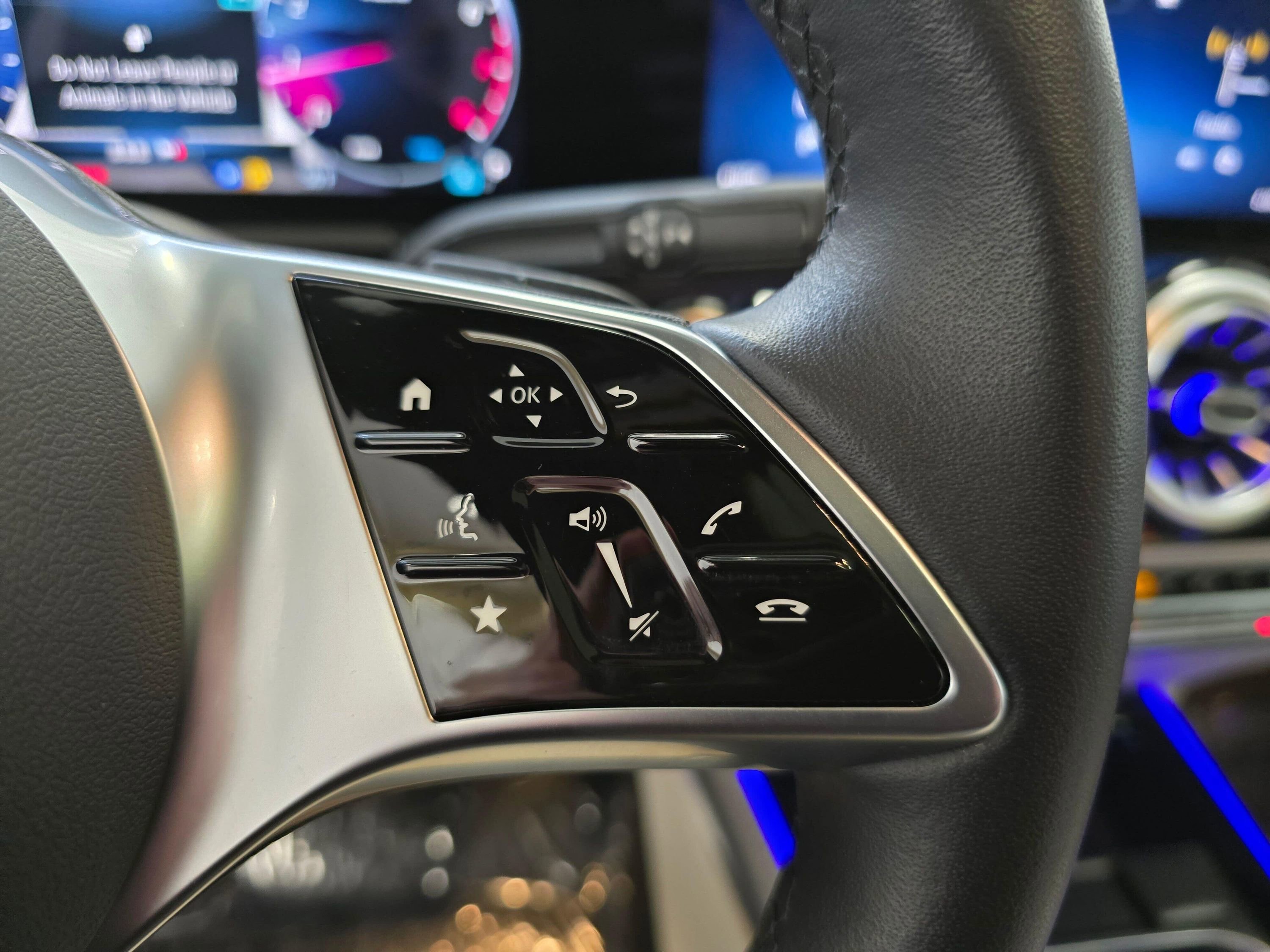 Used 2025 Mercedes-Benz GLA 250 4MATIC image 36