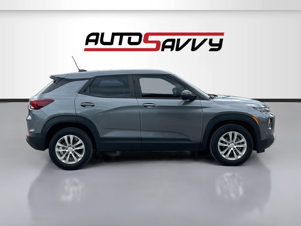 Used 2021 Chevrolet TrailBlazer LS w/ LPO, Blackout Package FWD image 8