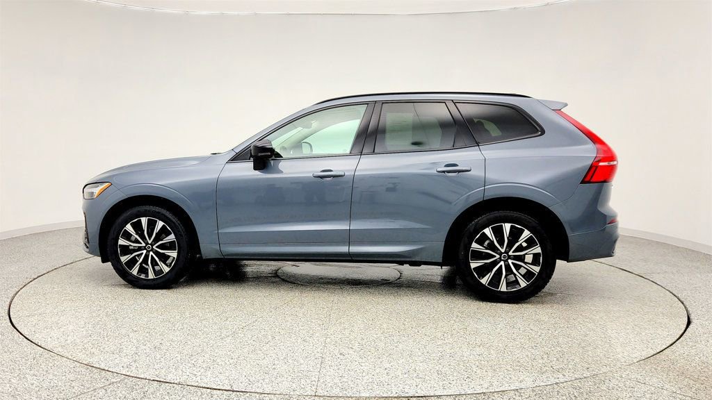 Used 2024 Volvo XC60 B5 Core image 8