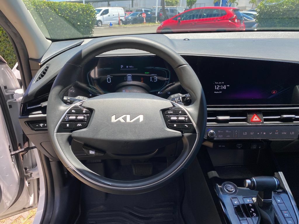 Used 2024 Kia Niro EX FWD image 14