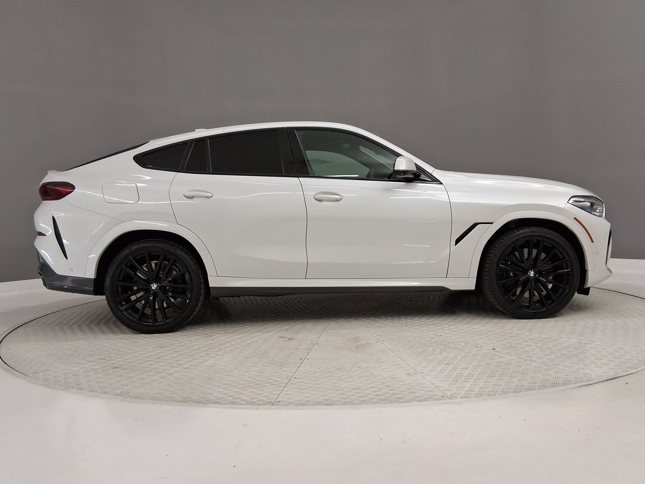 Used 2020 BMW X6 sDrive40i w/ M Sport Package image 6