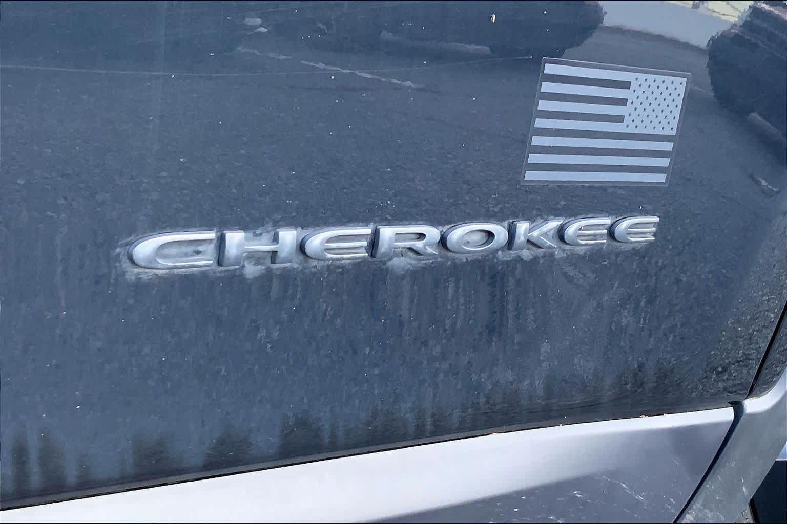Used 2021 Jeep Cherokee Latitude FWD image 9