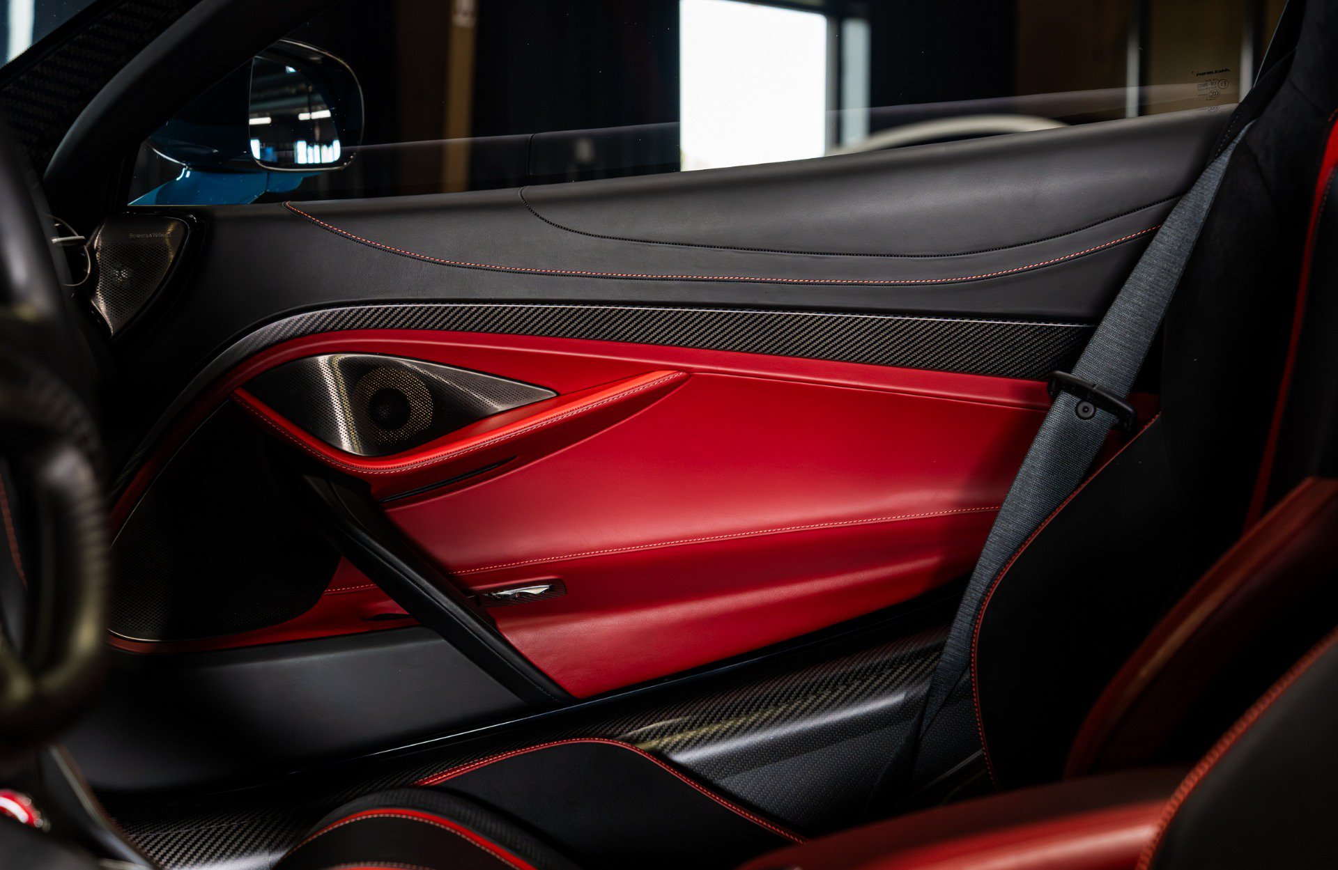 Used 2018 McLaren 720S RWD image 45