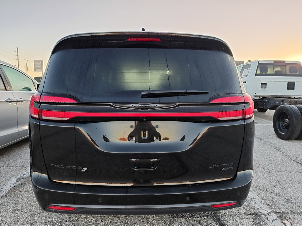 Used 2024 Chrysler Pacifica Limited w/ S Appearance Package AWD/4WD image 6