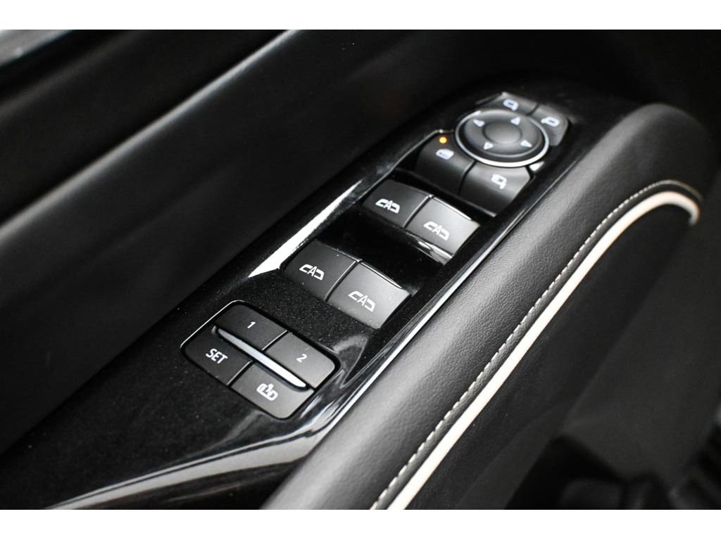 Used 2021 Cadillac Escalade Premium Luxury AWD/4WD image 38