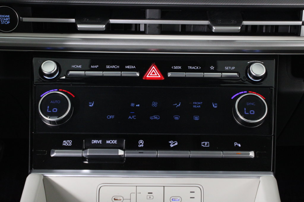 Certified 2026 Hyundai Santa Fe SEL FWD image 23
