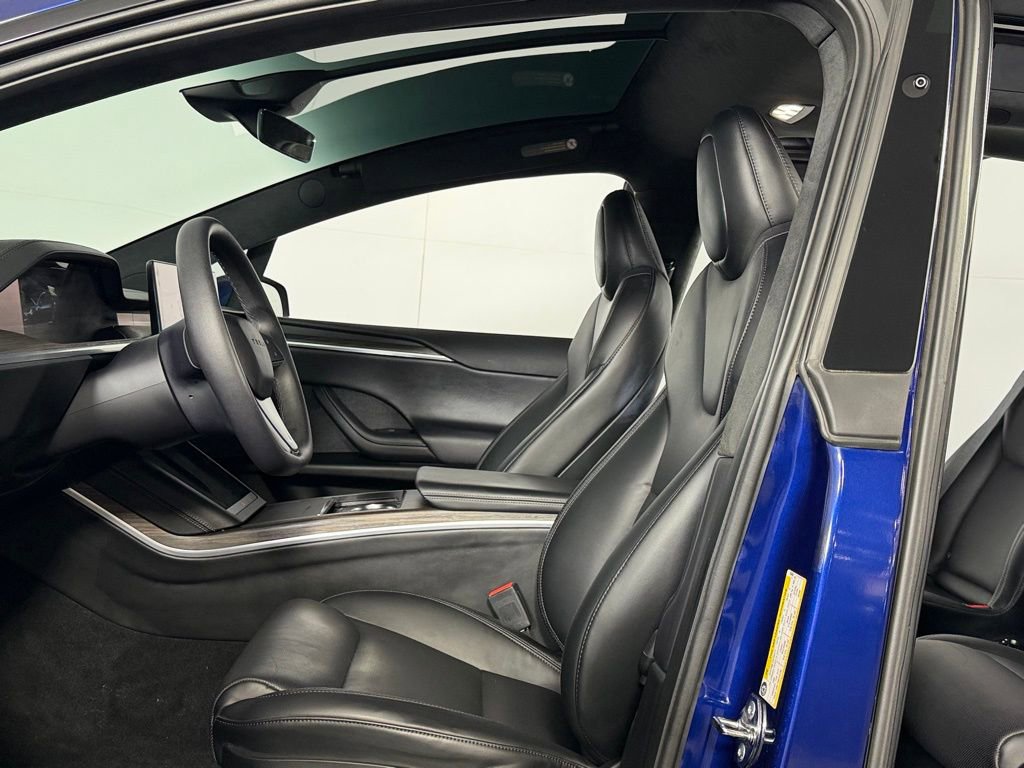 Used 2023 Tesla Model X image 17